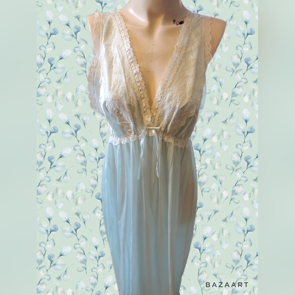Vintage 80s/90s Miss Elaine sea aqua lacy night gown medium